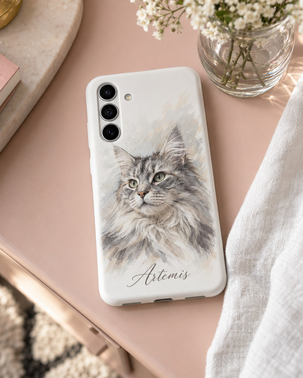 Samsung-Hülle mit Maine-Coon-Katze als Aquarell und Namen Artemis