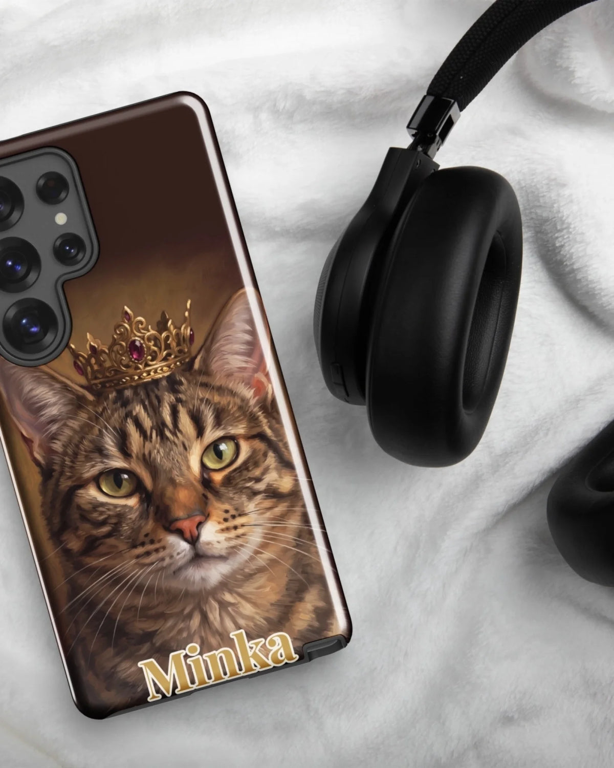 Samsung-Hülle mit Katzenportrait im Royal-Stil und Namen Minka